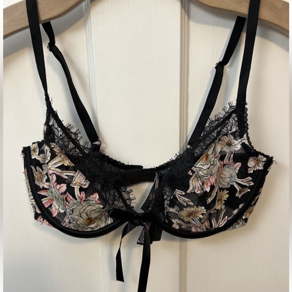 Victoria’s Secret Unlined Bra 32D